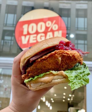 Not much time left to get your hands on our FESTIVE BURGER folks!!🎄

Signature spiced and golden vegan chick’n topped with cranberry sauce, creamy peanut butter, caramelised onions, crispy bacon, lettuce and mayo!! 

It’s still available for a LIMITED TIME ONLY at West Street and on your favourite delivery apps!!

Go go go!!

#reallyhappychicken #vegan #veganfastfood #veganburger #veganfriedchicken #veganbrighton #ukvegan #ukvegans #brightonfood #brightonfoodie #brightonfoodies #brightonvegan #brighton #londonvegans #vegansoflondon #brightonandhove #veganchickn #veganchicken #veganjunkfood #veganfoodporn #vegancommunity #veganaf #supportindependent