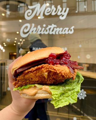 PRESENTING… OUR REALLY FESTIVE BURGER ✨🍔🎄

Unbuckle your belt. This is gonna get real.

Signature spiced and golden vegan chick’n patty topped with cranberry sauce, creamy peanut butter, caramelised onions, crispy bacon strips and lettuce! 

Available NOW for a limited time! Come down to 46 West Street for a full festive experience (we’ve got christmas deco up and playing some Mariah Carey tuuunes🎄🎄🎄) or you can also find it on your fave delivery apps! It’s on Deliveroo and UberEats.

#vegan #brightonvegan #brighton #brightonandhove #hove #brightonlife #brighton_ig #thisisbrighton #veganbrighton #veganuk #brightonuk #brightonupdaily  #veganuk  #brightonfood #brightonfoodie  #veganchicken #veganfriedchicken #veganjunkfood #veganfoodporn #meatfree #vegancommunity #veganaf #whatveganseat  #veganlife #veganlondon #veganfoodie #londonvegans #londonvegan